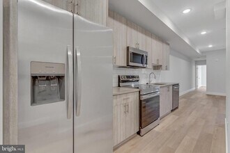 1243 W Westmoreland St in Philadelphia, PA - Building Photo - Building Photo