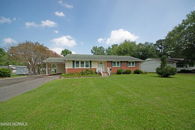 1030 Daniel Dr photo'