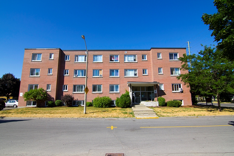 Silver Court Apartments in Ottawa, ON - Building Photo