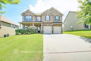 4058 Dinmont Chase in Atlanta, GA - Building Photo