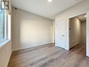 10 Honey Milk Ln in Richmond Hill, ON - Building Photo - Building Photo