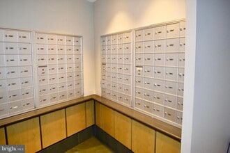 400 Massachusetts Ave NW, Unit 817 in Washington, DC - Building Photo - Building Photo