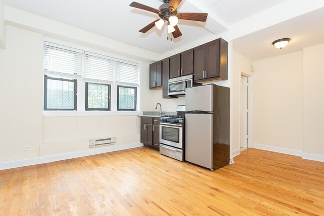 4735 N Hermitage Ave, Unit A01C in Chicago, IL - Building Photo - Building Photo