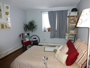 14 Murdock St, Unit 1-3 in Somerville, MA - Foto de edificio - Building Photo