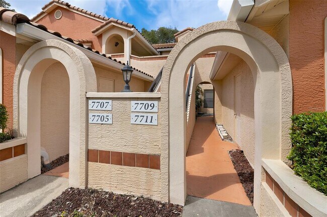 7711 Sugar Bend Dr in Orlando, FL - Building Photo - Building Photo