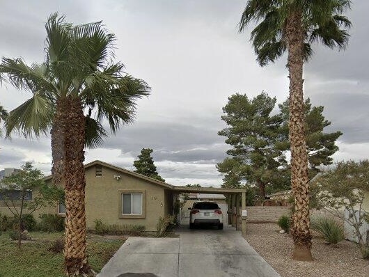 2221 E Theresa Ave in Las Vegas, NV - Foto de edificio