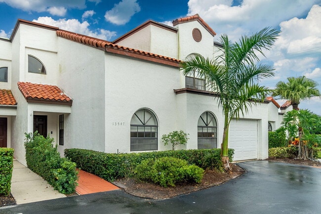 13547 Fountain View Blvd in Wellington, FL - Building Photo - Building Photo