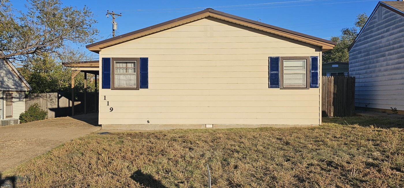 119 Womack St in Borger, TX - Building Photo