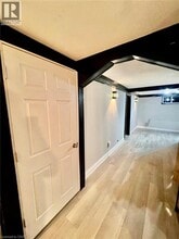 10 Rose Crescent in Hamilton, ON - Building Photo - Building Photo