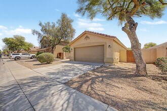7043 W Phelps Rd in Peoria, AZ - Building Photo - Building Photo