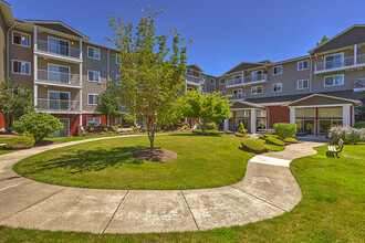 VINTAGE AT HOLLY VILLAGE SENIORS in Everett, WA - Building Photo - Building Photo