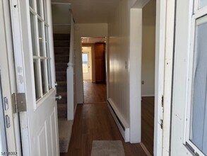 44 Oak St in Hamburg, NJ - Foto de edificio - Building Photo