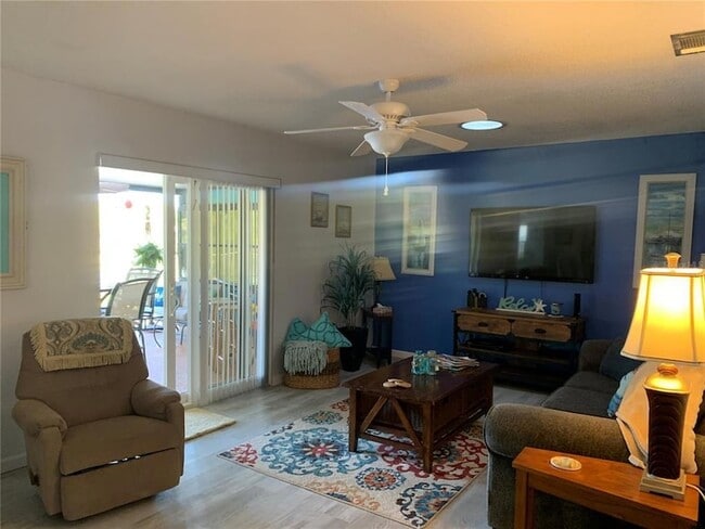 571 Bellaire Dr in Venice, FL - Building Photo - Building Photo