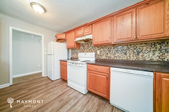 495 Split Rail Dr in Jonesboro, GA - Building Photo - Building Photo