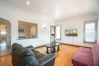 358 Orange Ave in Long Beach, CA - Building Photo - Building Photo