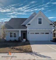 1143 Links Crossing Dr in Monroe, NC - Building Photo