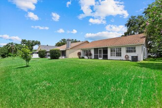 1741 Elk Spring Dr in Brandon, FL - Foto de edificio - Building Photo