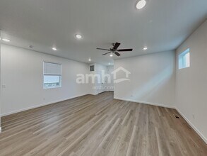 350 N Addison Way in Aurora, CO - Building Photo - Building Photo