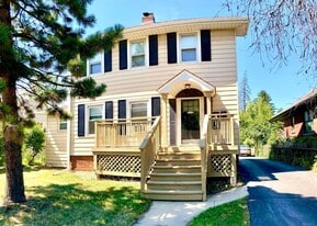 135 North Ave in Elmhurst, IL - Building Photo