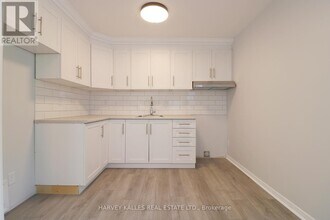 201 Augusta Ave in Toronto, ON - Building Photo - Building Photo