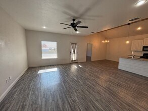 2013 102nd St in Lubbock, TX - Building Photo - Building Photo