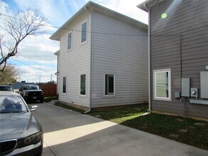 3249 Dixie Dr in Houston, TX - Building Photo - Building Photo