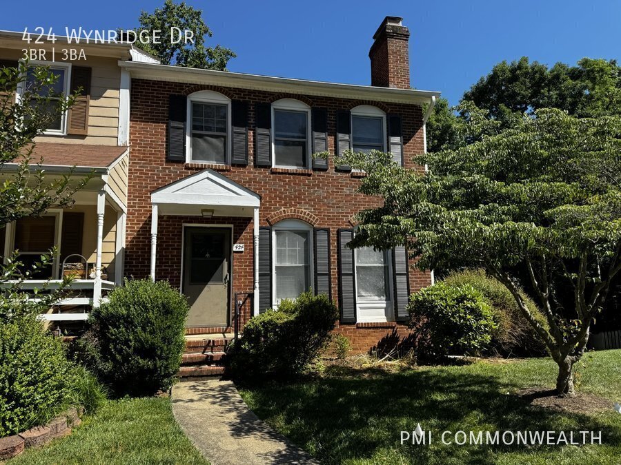 424 Wynridge Dr in Charlottesville, VA - Building Photo