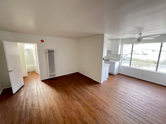 333 Vernon Ave, Unit 10 in Los Angeles, CA - Foto de edificio - Building Photo