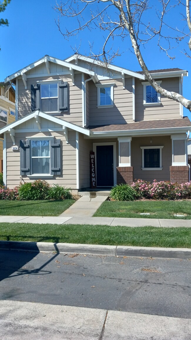 property at 3034 Roadrunner Dr