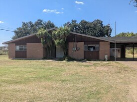 1439 N Alamo Rd in Alamo, TX - Building Photo