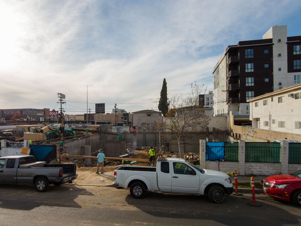 983 Dewey Ave in Los Angeles, CA - Building Photo