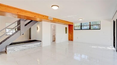 6460 NW 2nd St in Miami, FL - Building Photo - Building Photo