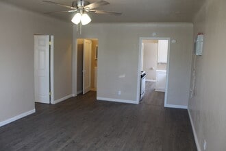 346-348 W Morton Ave in Porterville, CA - Building Photo - Building Photo