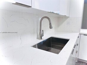 880 NE 69th St, Unit 1D in Miami, FL - Building Photo - Building Photo