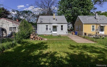 15489 Dixie in Redford Township, MI - Building Photo - Building Photo