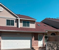 1119 Pecks Woods Dr in New Brighton, MN - Building Photo