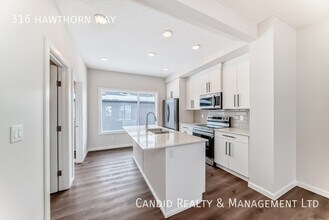 316 Hawthorn Way in Leduc, AB - Building Photo - Building Photo