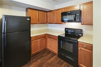 323 Stonewall Creek Dr in O'Fallon, MO - Foto de edificio - Building Photo