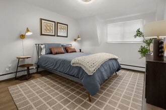 22 Bonazzo Dr, Unit Calmwood in Trumbull, CT - Building Photo - Building Photo