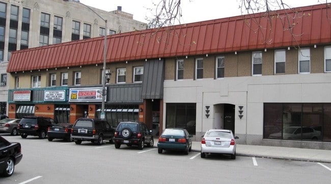 Windsor Building in Berwyn, IL - Building Photo - Building Photo