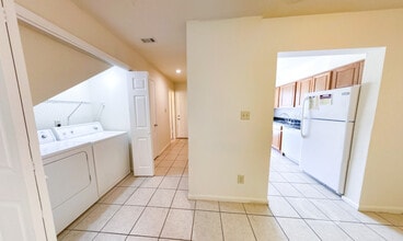 2136 Continental Ave in Tallahassee, FL - Building Photo - Building Photo
