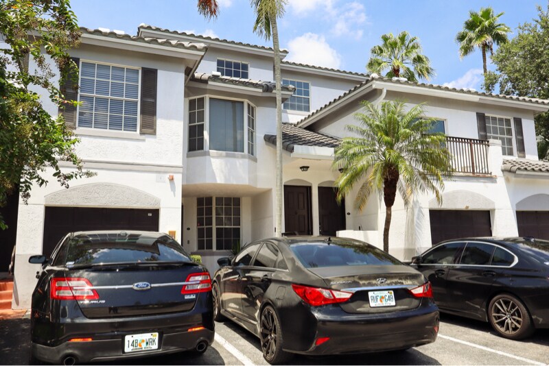 711 SW 148th Ave in Davie, FL - Building Photo