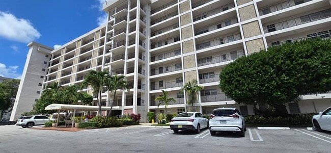 property at 3300 N Palm Aire Dr