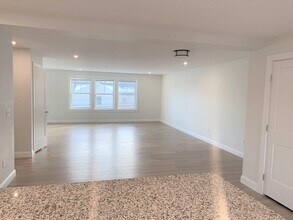 1 Broadway Ave in Ipswich, MA - Foto de edificio - Building Photo