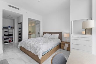 700 NE 26th Ter, Unit 2605 in Miami, FL - Foto de edificio - Building Photo