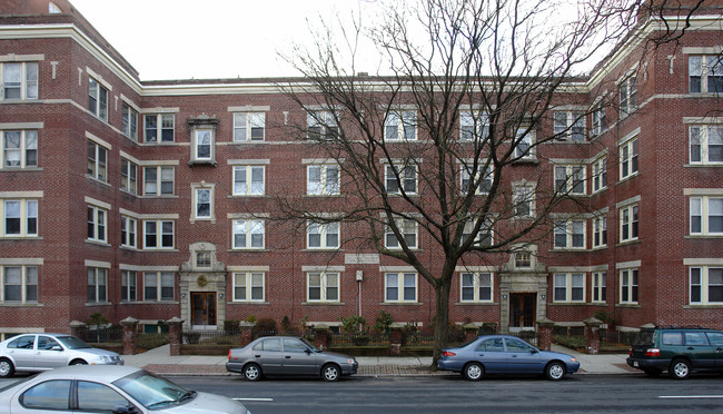 Plaza Court in Holyoke, MA - Building Photo - Building Photo