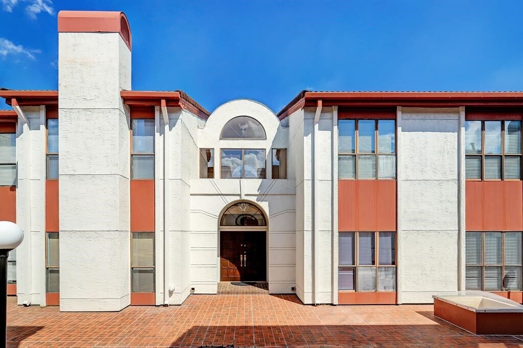 1535 Potomac Dr in Houston, TX - Building Photo