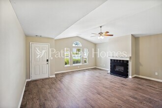 310 Lakeview Trail in Covington, GA - Foto de edificio - Building Photo