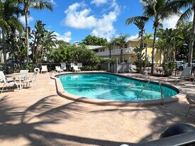 4050 NE 12th Terrace in Oakland Park, FL - Building Photo