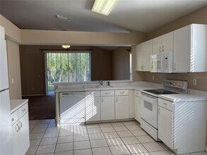 1930 Grenville Ct in Zephyrhills, FL - Building Photo - Building Photo